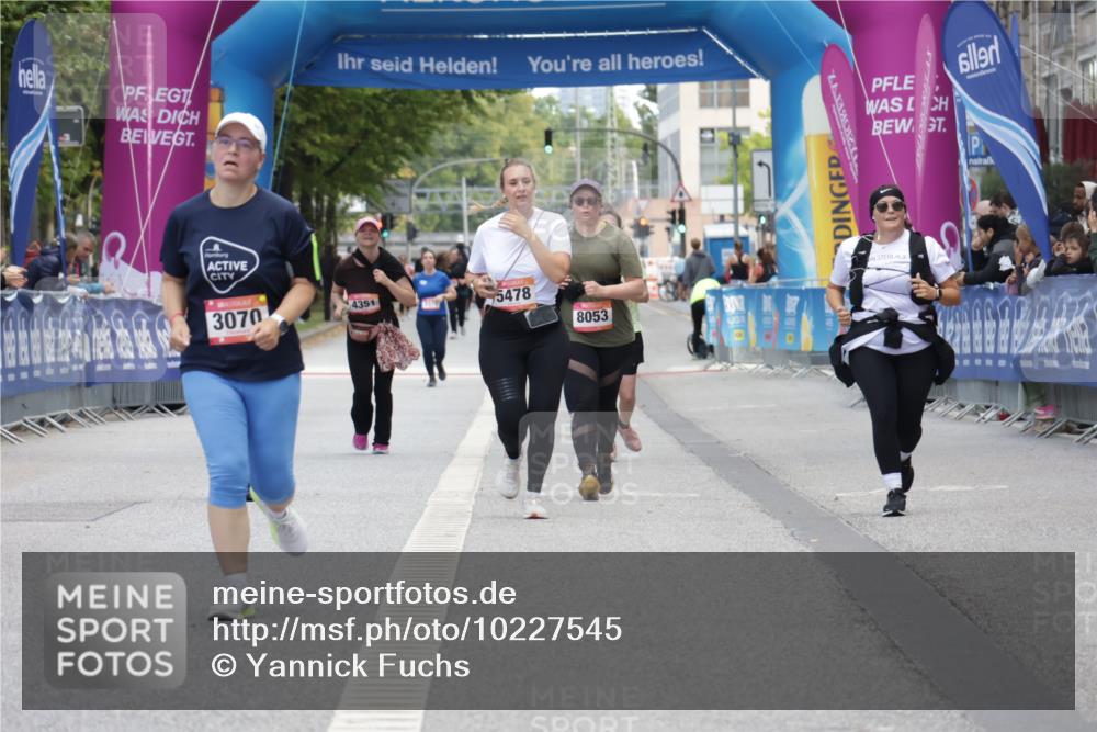 06.09.2026 - CURREX Alsterlauf Yannick Fuchs http://msf.ph/oto/10227545 06.09.2026 10:27:35 Ziel 3070, 4307 meine-sportfotos.de