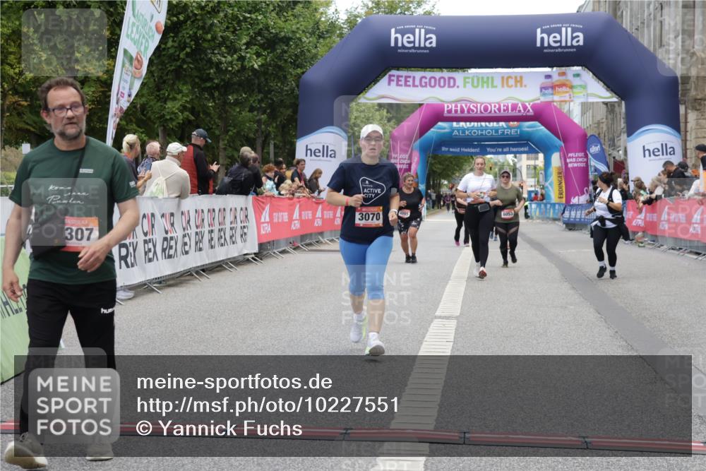 06.09.2026 - CURREX Alsterlauf Yannick Fuchs http://msf.ph/oto/10227551 06.09.2026 10:27:39 Ziel 3070, 4307 meine-sportfotos.de