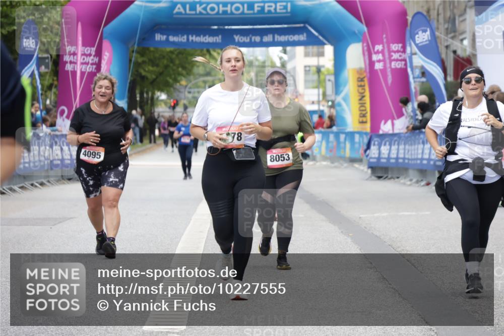 06.09.2026 - CURREX Alsterlauf Yannick Fuchs http://msf.ph/oto/10227555 06.09.2026 10:27:40 Ziel 3070, 4307, 5478 meine-sportfotos.de