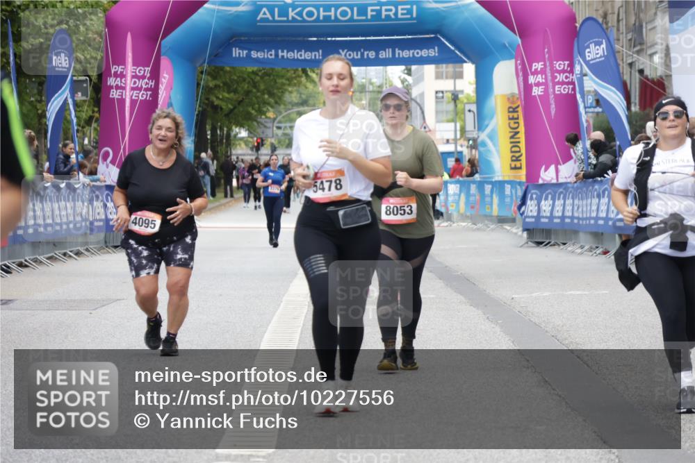 06.09.2026 - CURREX Alsterlauf Yannick Fuchs http://msf.ph/oto/10227556 06.09.2026 10:27:41 Ziel 3070, 4307, 4544, 5478 meine-sportfotos.de