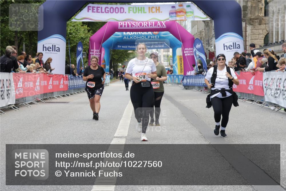06.09.2026 - CURREX Alsterlauf Yannick Fuchs http://msf.ph/oto/10227560 06.09.2026 10:27:42 Ziel 3070, 4307, 4544, 5478, 8053 meine-sportfotos.de