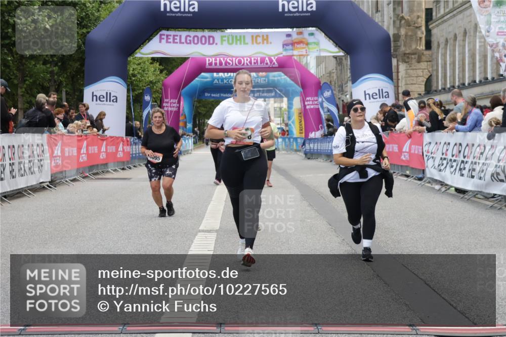 06.09.2026 - CURREX Alsterlauf Yannick Fuchs http://msf.ph/oto/10227565 06.09.2026 10:27:43 Ziel 3070, 4307, 4544, 5478, 8053 meine-sportfotos.de