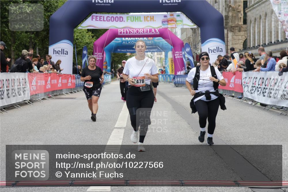 06.09.2026 - CURREX Alsterlauf Yannick Fuchs http://msf.ph/oto/10227566 06.09.2026 10:27:43 Ziel 3070, 4307, 4544, 5478, 8053 meine-sportfotos.de