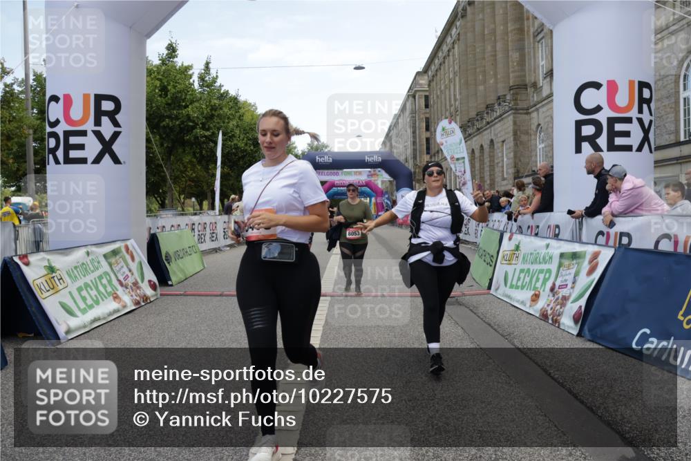 06.09.2026 - CURREX Alsterlauf Yannick Fuchs http://msf.ph/oto/10227575 06.09.2026 10:27:47 Ziel 3070, 4095, 4544, 5478, 8053 meine-sportfotos.de