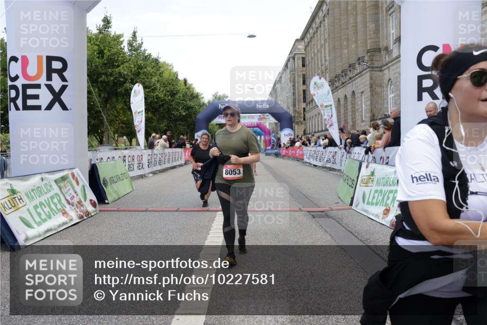 06.09.2026 - CURREX Alsterlauf Yannick Fuchs http://msf.ph/oto/10227581 06.09.2026 10:27:48 Ziel 3054, 4095, 4351, 4544, 5478, 8053 meine-sportfotos.de