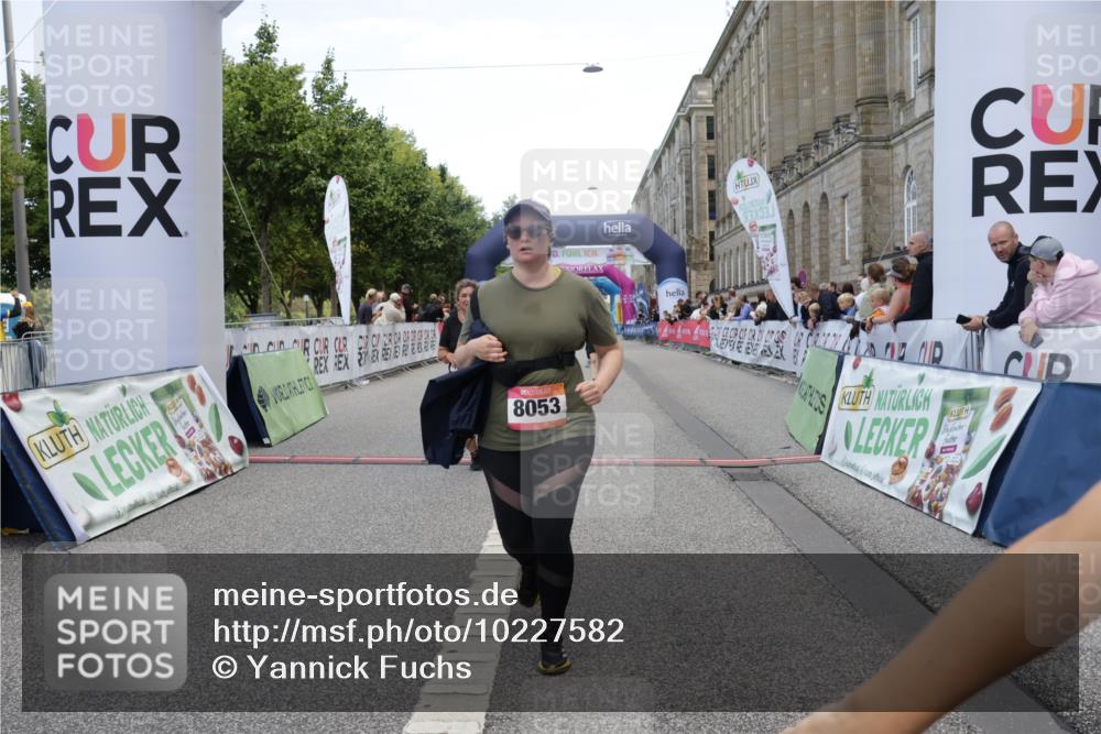 06.09.2026 - CURREX Alsterlauf Yannick Fuchs http://msf.ph/oto/10227582 06.09.2026 10:27:49 Ziel 3054, 4095, 4351, 4544, 5478, 8053 meine-sportfotos.de