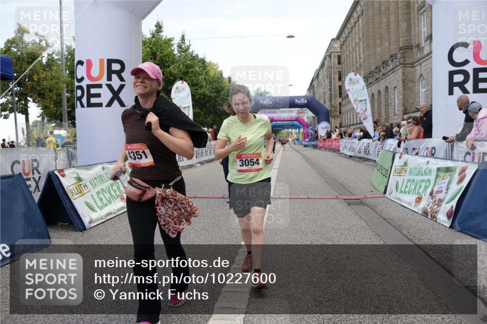 06.09.2026 - CURREX Alsterlauf Yannick Fuchs http://msf.ph/oto/10227600 06.09.2026 10:27:55 Ziel 3054, 4095, 4214, 4351 meine-sportfotos.de