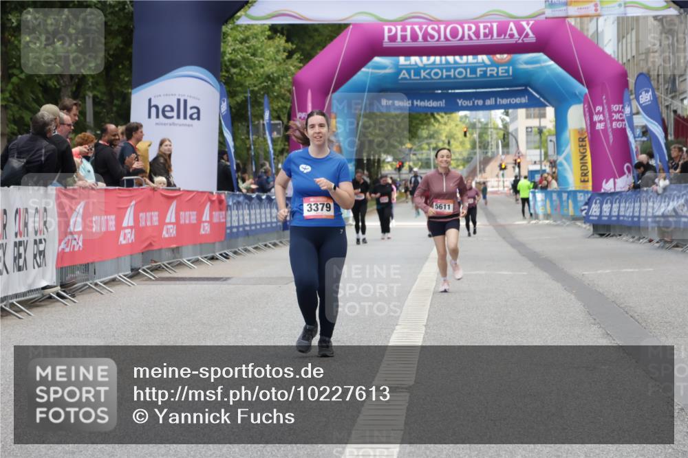 06.09.2026 - CURREX Alsterlauf Yannick Fuchs http://msf.ph/oto/10227613 06.09.2026 10:28:00 Ziel 3054, 3379, 4214, 4351 meine-sportfotos.de