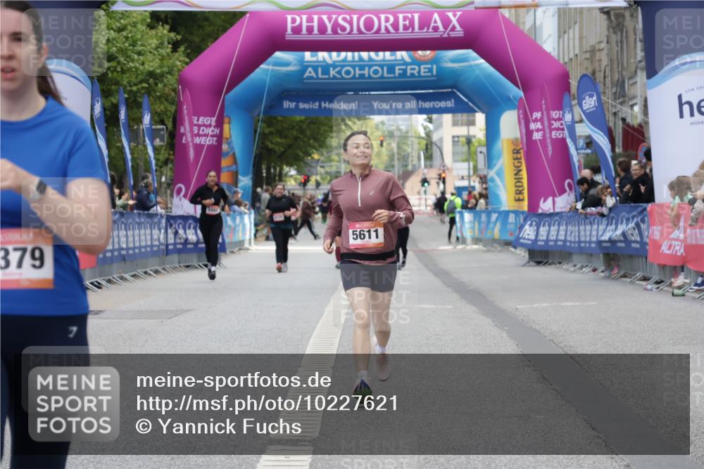06.09.2026 - CURREX Alsterlauf Yannick Fuchs http://msf.ph/oto/10227621 06.09.2026 10:28:04 Ziel 3379, 5611 meine-sportfotos.de