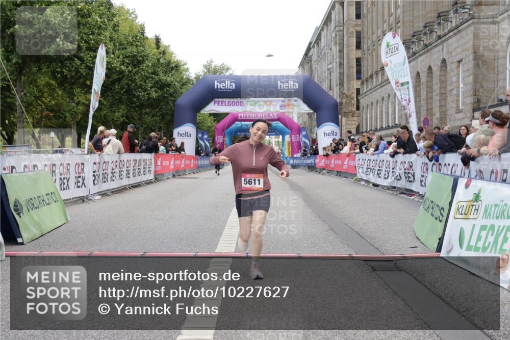 06.09.2026 - CURREX Alsterlauf Yannick Fuchs http://msf.ph/oto/10227627 06.09.2026 10:28:08 Ziel 3379, 5611 meine-sportfotos.de
