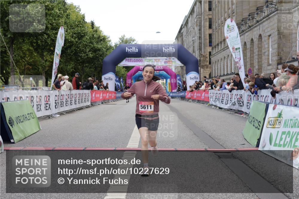 06.09.2026 - CURREX Alsterlauf Yannick Fuchs http://msf.ph/oto/10227629 06.09.2026 10:28:08 Ziel 3379, 5611 meine-sportfotos.de
