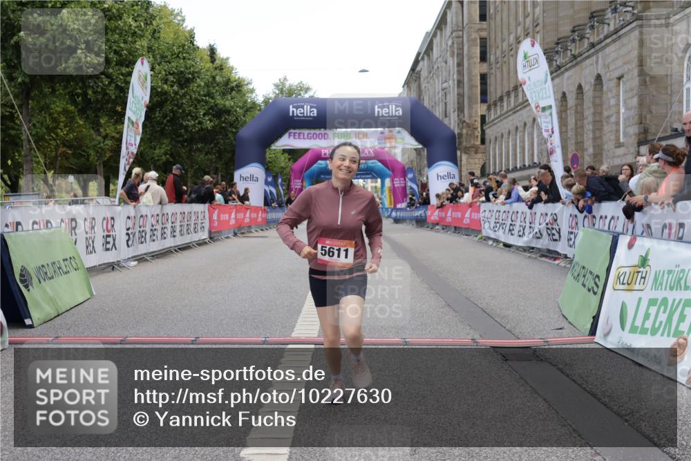 06.09.2026 - CURREX Alsterlauf Yannick Fuchs http://msf.ph/oto/10227630 06.09.2026 10:28:09 Ziel 3379, 5611 meine-sportfotos.de