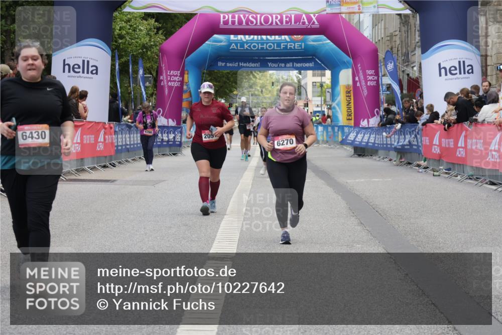 06.09.2026 - CURREX Alsterlauf Yannick Fuchs http://msf.ph/oto/10227642 06.09.2026 10:28:23 Ziel 3460, 6270, 6430 meine-sportfotos.de