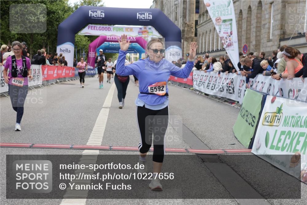 06.09.2026 - CURREX Alsterlauf Yannick Fuchs http://msf.ph/oto/10227656 06.09.2026 10:28:36 Ziel 2051, 4766, 4799, 5592 meine-sportfotos.de
