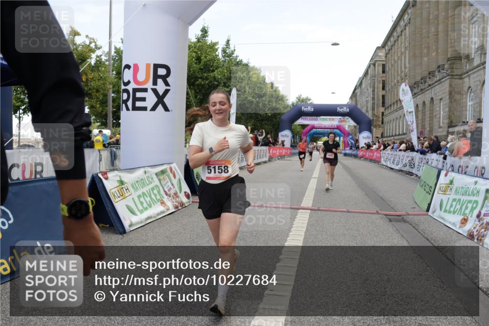 06.09.2026 - CURREX Alsterlauf Yannick Fuchs http://msf.ph/oto/10227684 06.09.2026 10:28:53 Ziel 2852, 2853, 3911, 4835, 5158, 5295, 5445, 5880 meine-sportfotos.de