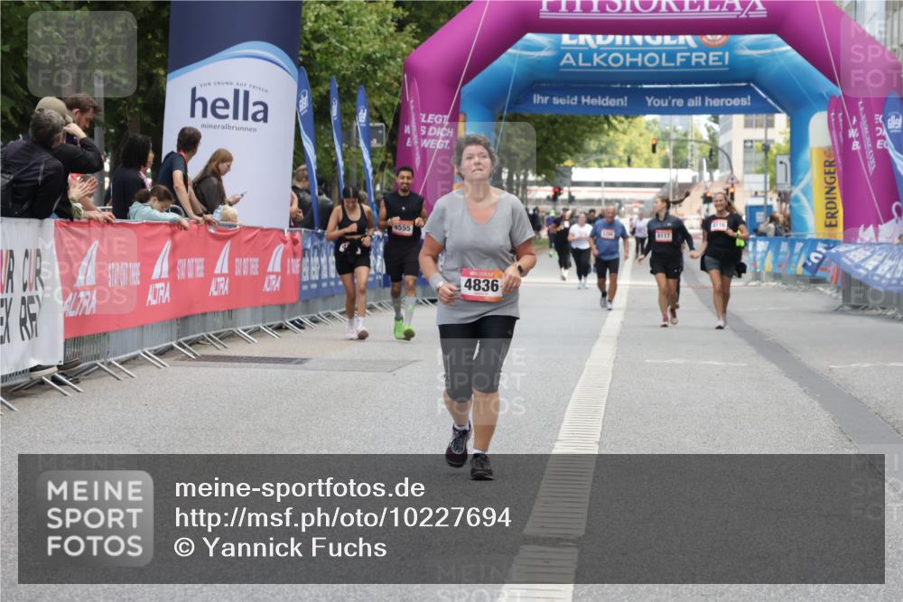 06.09.2026 - CURREX Alsterlauf Yannick Fuchs http://msf.ph/oto/10227694 06.09.2026 10:28:59 Ziel 4836, 5295, 5445 meine-sportfotos.de