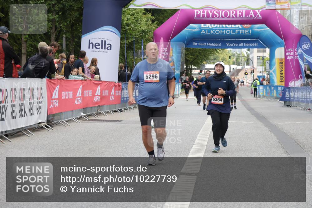 06.09.2026 - CURREX Alsterlauf Yannick Fuchs http://msf.ph/oto/10227739 06.09.2026 10:29:24 Ziel 5296, 6364, 8116, 8117 meine-sportfotos.de