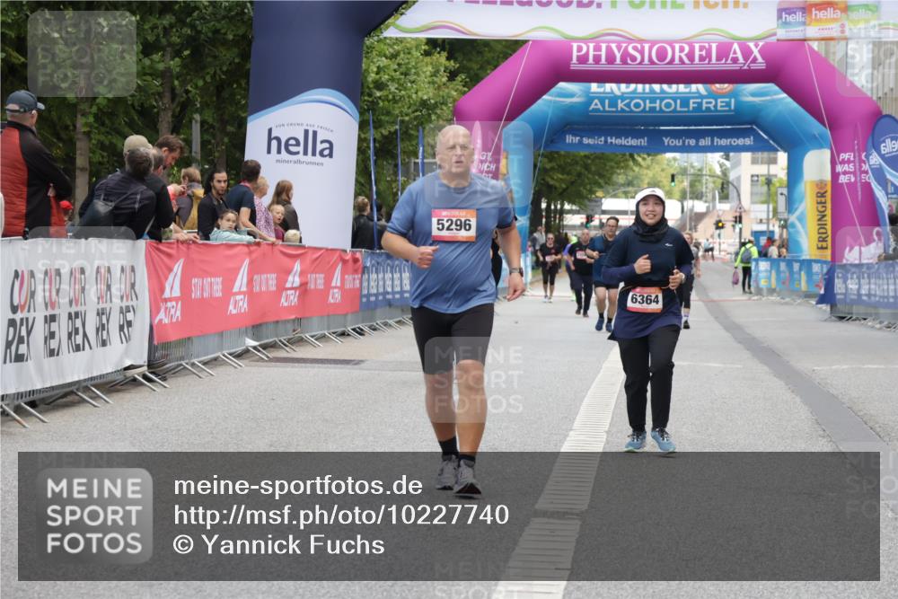 06.09.2026 - CURREX Alsterlauf Yannick Fuchs http://msf.ph/oto/10227740 06.09.2026 10:29:24 Ziel 5296, 6364, 8116, 8117 meine-sportfotos.de