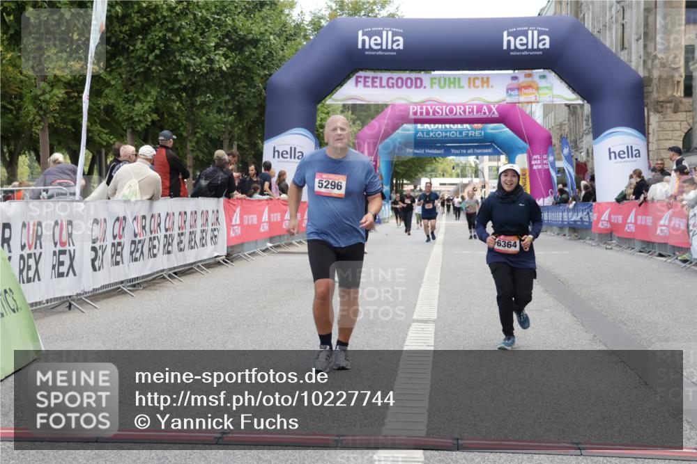 06.09.2026 - CURREX Alsterlauf Yannick Fuchs http://msf.ph/oto/10227744 06.09.2026 10:29:27 Ziel 5296, 6364 meine-sportfotos.de