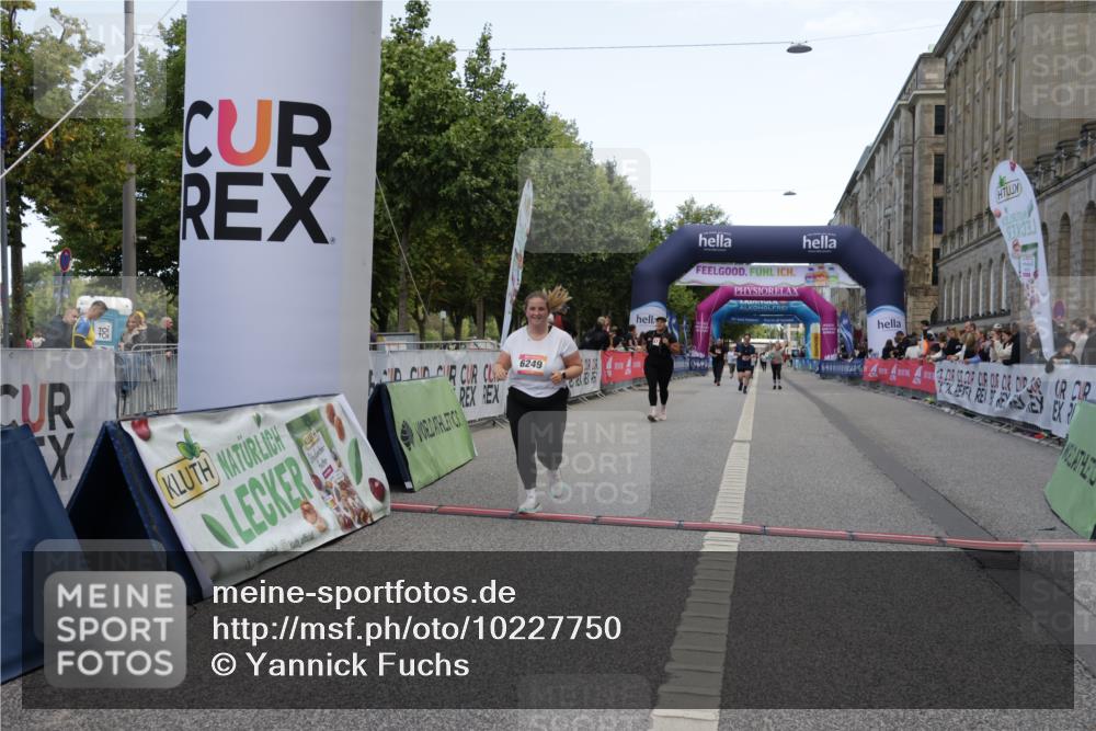 06.09.2026 - CURREX Alsterlauf Yannick Fuchs http://msf.ph/oto/10227750 06.09.2026 10:29:32 Ziel 4417, 5296, 6249, 6364 meine-sportfotos.de