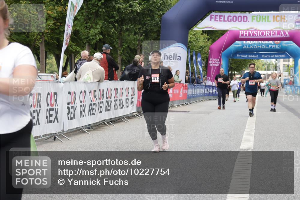 06.09.2026 - CURREX Alsterlauf Yannick Fuchs http://msf.ph/oto/10227754 06.09.2026 10:29:34 Ziel 4417, 5296, 6249, 6364 meine-sportfotos.de