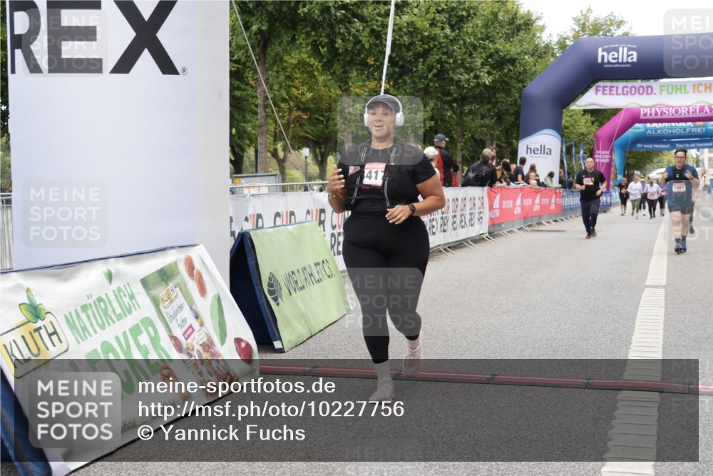 06.09.2026 - CURREX Alsterlauf Yannick Fuchs http://msf.ph/oto/10227756 06.09.2026 10:29:37 Ziel 4417, 6249 meine-sportfotos.de