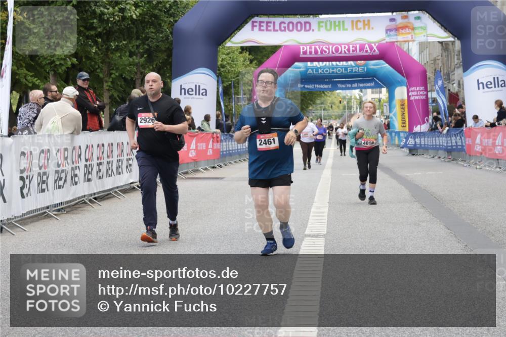 06.09.2026 - CURREX Alsterlauf Yannick Fuchs http://msf.ph/oto/10227757 06.09.2026 10:29:41 Ziel 2461, 2926, 4417 meine-sportfotos.de
