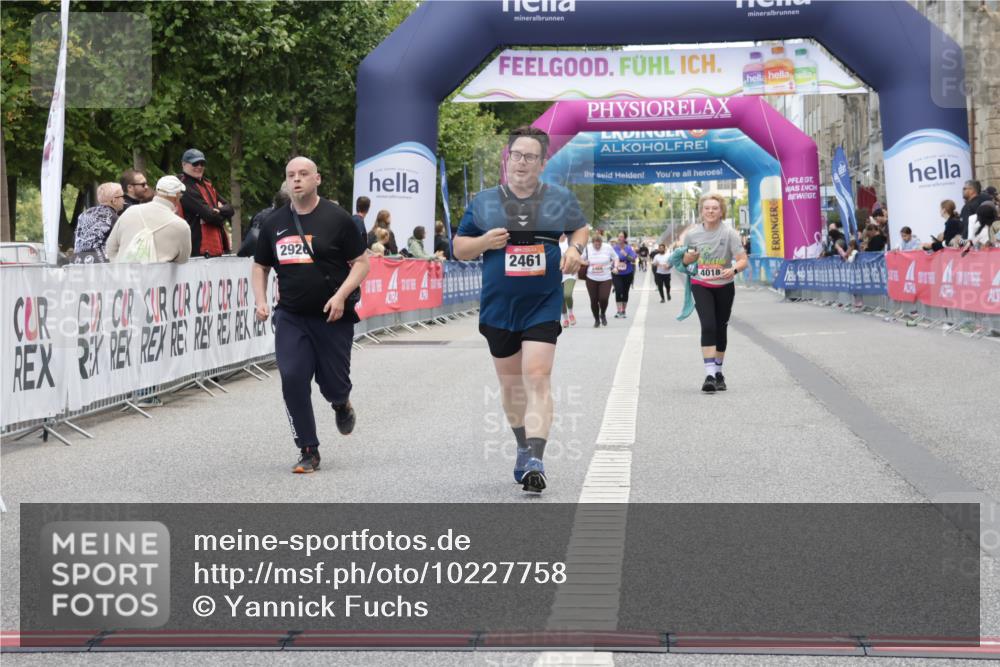 06.09.2026 - CURREX Alsterlauf Yannick Fuchs http://msf.ph/oto/10227758 06.09.2026 10:29:41 Ziel 2461, 2926, 4417 meine-sportfotos.de