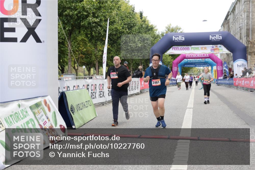 06.09.2026 - CURREX Alsterlauf Yannick Fuchs http://msf.ph/oto/10227760 06.09.2026 10:29:43 Ziel 2461, 2926, 4018, 4417 meine-sportfotos.de
