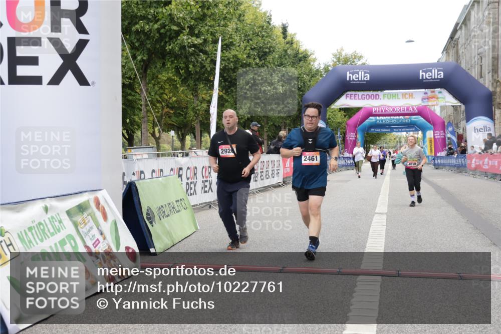 06.09.2026 - CURREX Alsterlauf Yannick Fuchs http://msf.ph/oto/10227761 06.09.2026 10:29:43 Ziel 2461, 2926, 4018, 4417 meine-sportfotos.de