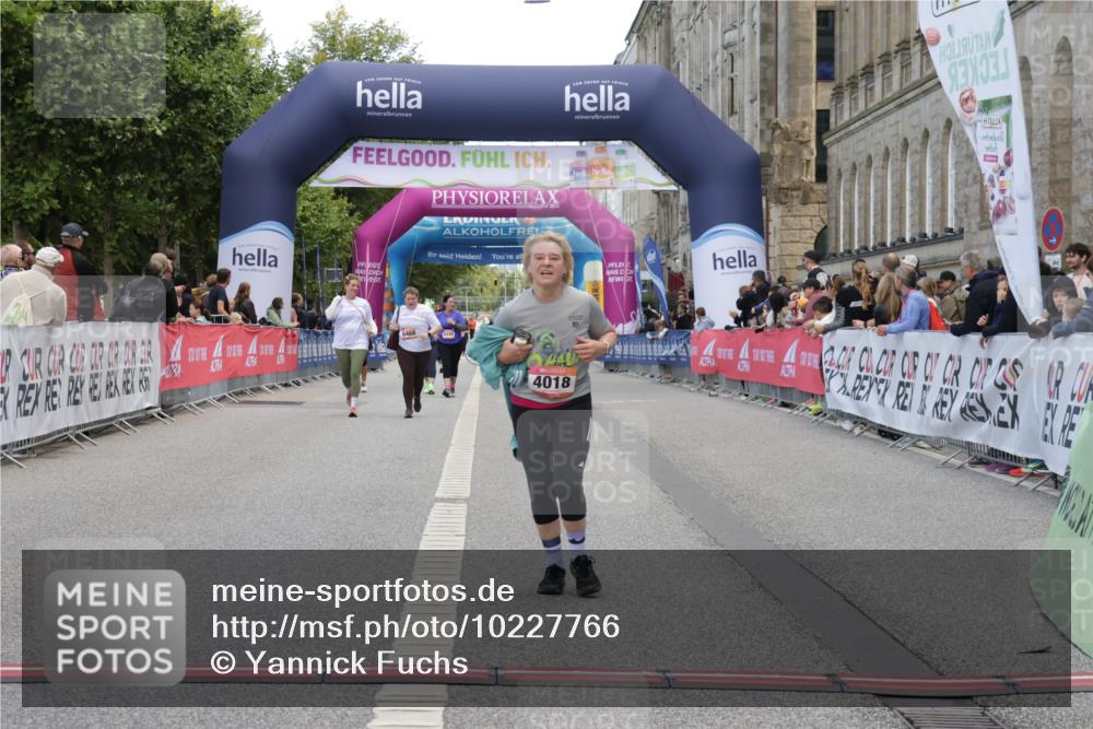 06.09.2026 - CURREX Alsterlauf Yannick Fuchs http://msf.ph/oto/10227766 06.09.2026 10:29:46 Ziel 2461, 2926, 4018 meine-sportfotos.de