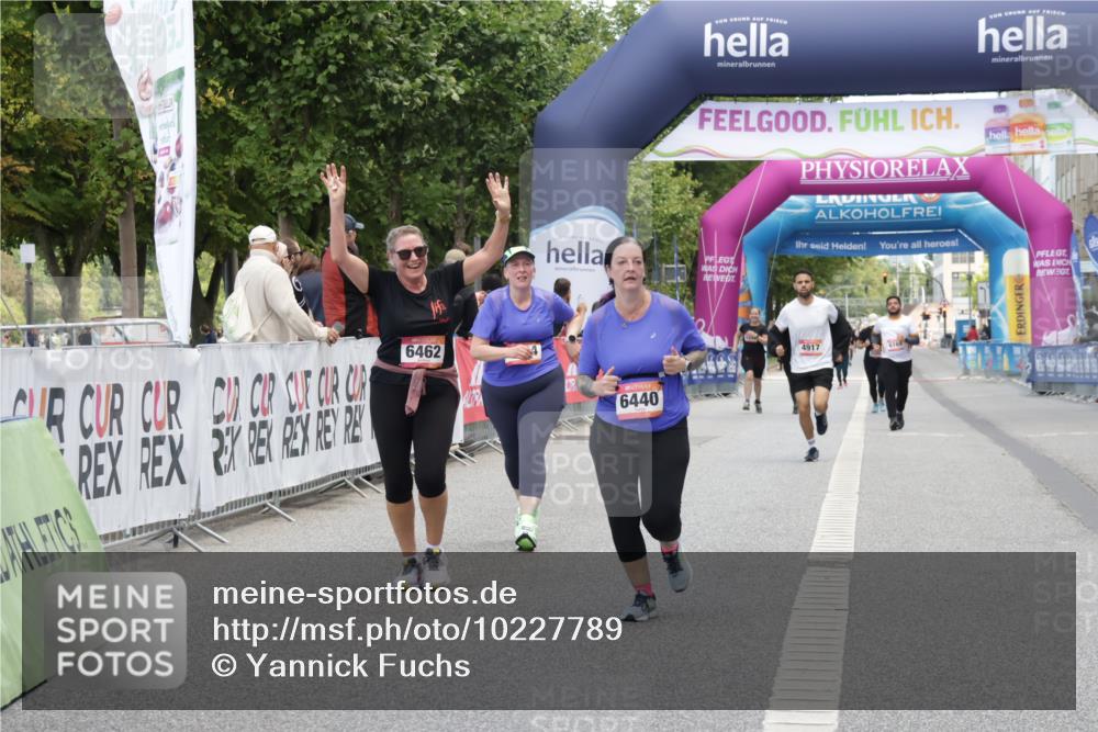 06.09.2026 - CURREX Alsterlauf Yannick Fuchs http://msf.ph/oto/10227789 06.09.2026 10:29:57 Ziel 2684, 6440, 6462, 6468 meine-sportfotos.de