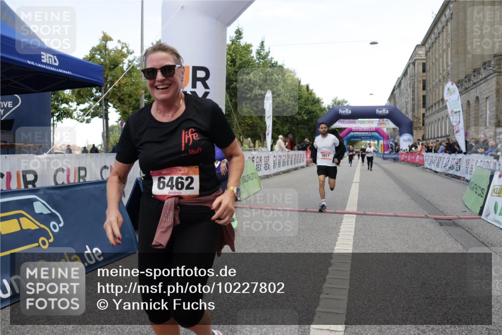 06.09.2026 - CURREX Alsterlauf Yannick Fuchs http://msf.ph/oto/10227802 06.09.2026 10:30:02 Ziel 2684, 4917, 6440, 6462, 6468 meine-sportfotos.de