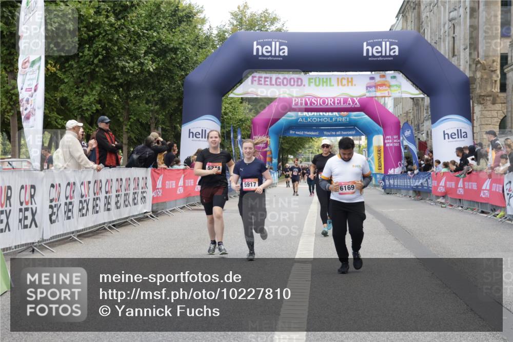 06.09.2026 - CURREX Alsterlauf Yannick Fuchs http://msf.ph/oto/10227810 06.09.2026 10:30:07 Ziel 2508, 2684, 4917, 5244, 5917, 6169, 6462 meine-sportfotos.de