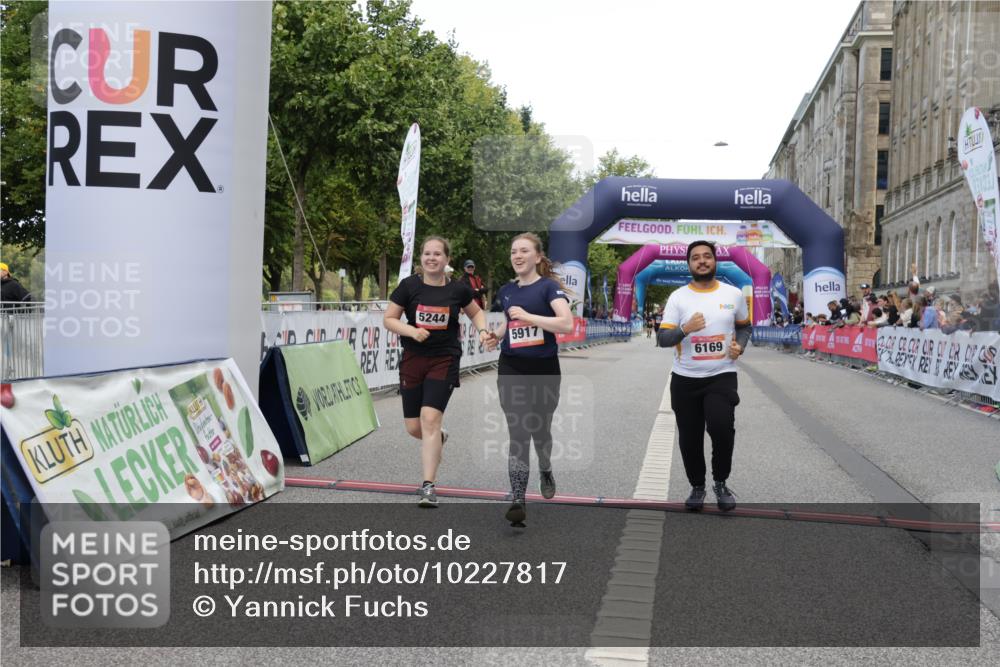 06.09.2026 - CURREX Alsterlauf Yannick Fuchs http://msf.ph/oto/10227817 06.09.2026 10:30:09 Ziel 2508, 4917, 5244, 5917, 6169 meine-sportfotos.de