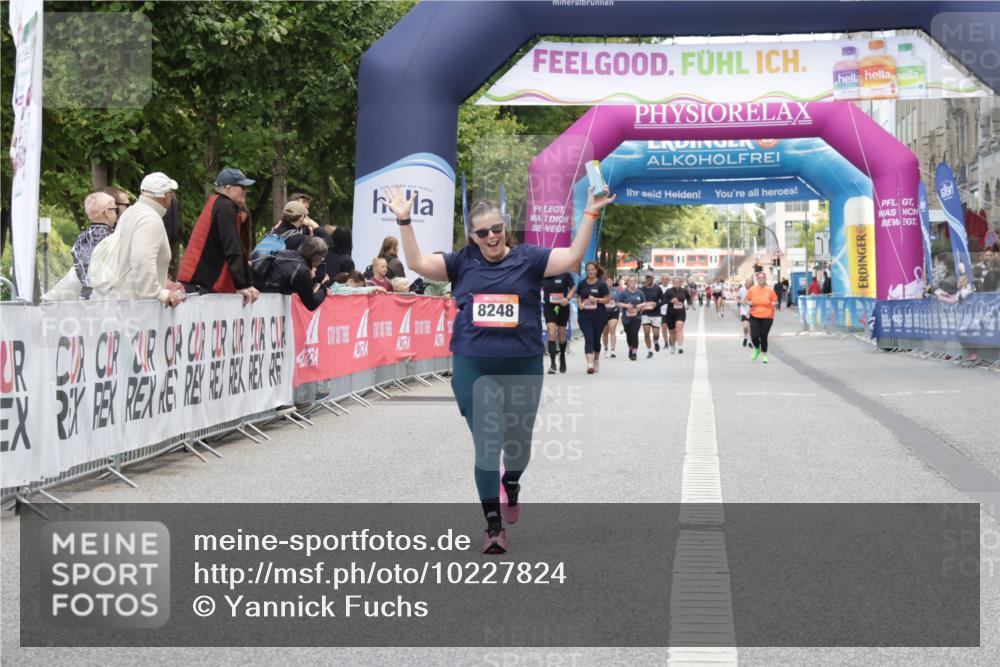 06.09.2026 - CURREX Alsterlauf Yannick Fuchs http://msf.ph/oto/10227824 06.09.2026 10:30:28 Ziel 8248 meine-sportfotos.de