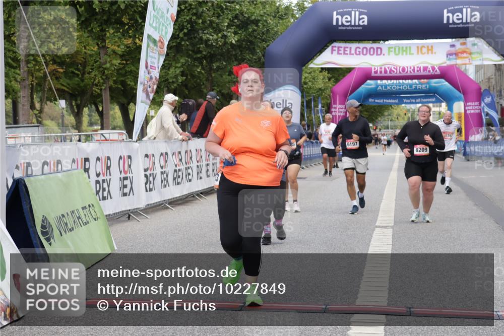 06.09.2026 - CURREX Alsterlauf Yannick Fuchs http://msf.ph/oto/10227849 06.09.2026 10:30:50 Ziel 2444, 3676, 4024, 4026, 4853, 8209 meine-sportfotos.de