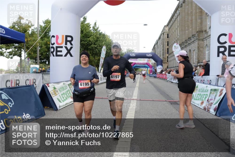 06.09.2026 - CURREX Alsterlauf Yannick Fuchs http://msf.ph/oto/10227865 06.09.2026 10:30:58 Ziel 2444, 3676, 4773, 4853, 6195, 6197, 8209 meine-sportfotos.de