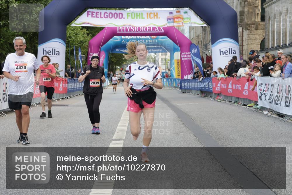 06.09.2026 - CURREX Alsterlauf Yannick Fuchs http://msf.ph/oto/10227870 06.09.2026 10:31:00 Ziel 2039, 2444, 3676, 4420, 4773, 6195, 6197, 8209 meine-sportfotos.de