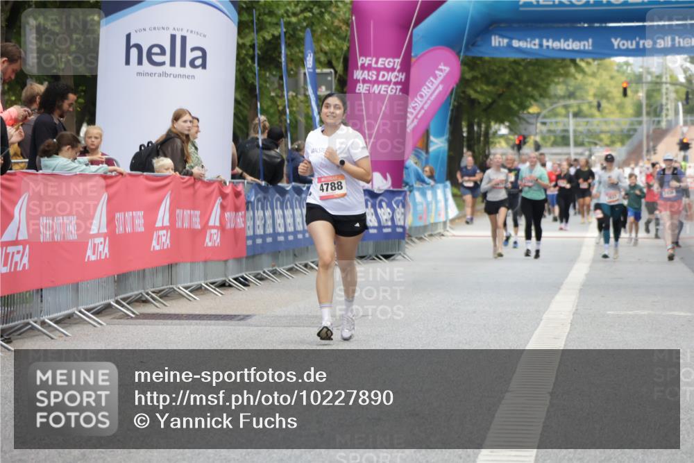 06.09.2026 - CURREX Alsterlauf Yannick Fuchs http://msf.ph/oto/10227890 06.09.2026 10:31:15 Ziel  meine-sportfotos.de