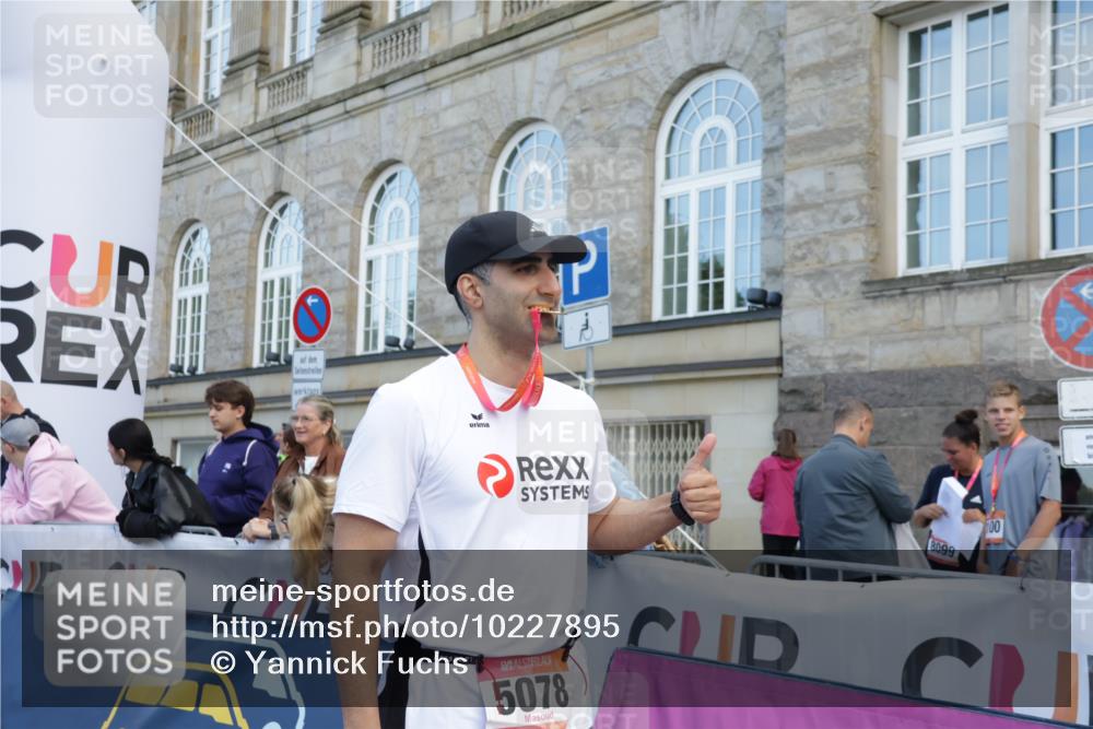 06.09.2026 - CURREX Alsterlauf Yannick Fuchs http://msf.ph/oto/10227895 06.09.2026 10:31:20 Ziel 4788 meine-sportfotos.de