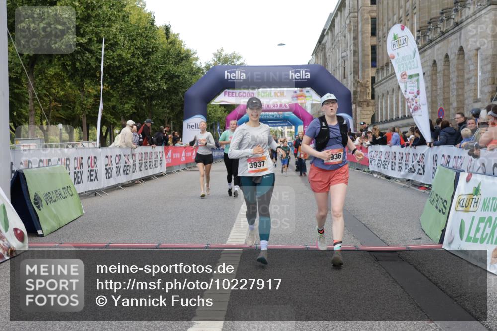 06.09.2026 - CURREX Alsterlauf Yannick Fuchs http://msf.ph/oto/10227917 06.09.2026 10:31:38 Ziel 3350, 3936, 3937, 6374 meine-sportfotos.de