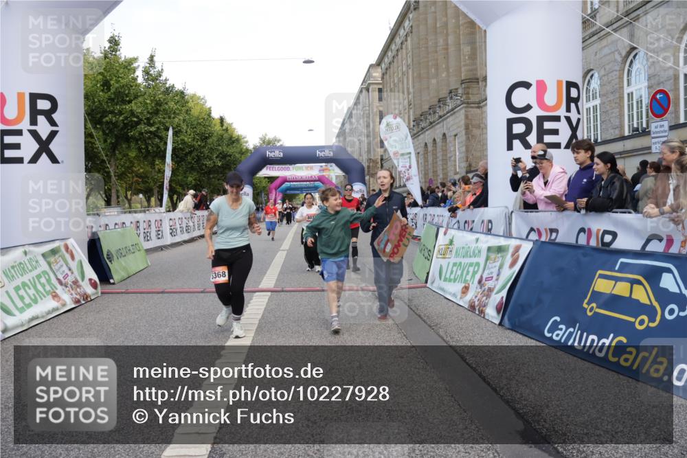 06.09.2026 - CURREX Alsterlauf Yannick Fuchs http://msf.ph/oto/10227928 06.09.2026 10:31:47 Ziel 3350, 3387, 5368, 5907, 6374, 8033 meine-sportfotos.de
