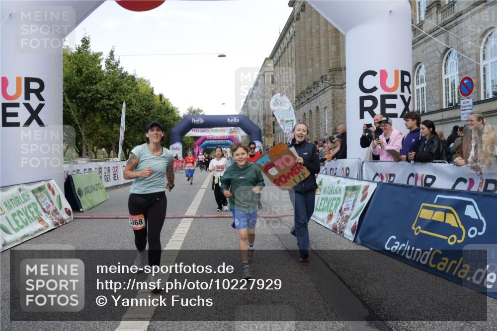 06.09.2026 - CURREX Alsterlauf Yannick Fuchs http://msf.ph/oto/10227929 06.09.2026 10:31:47 Ziel 3350, 3387, 5368, 5907, 6374, 8033 meine-sportfotos.de