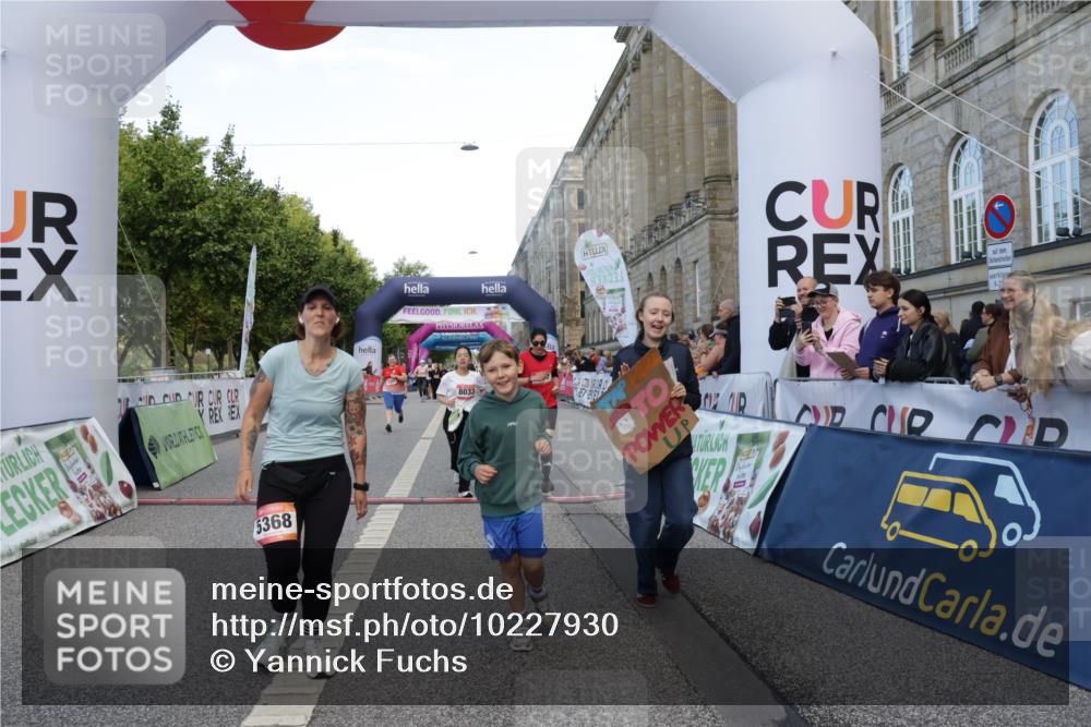 06.09.2026 - CURREX Alsterlauf Yannick Fuchs http://msf.ph/oto/10227930 06.09.2026 10:31:47 Ziel 3350, 3387, 5368, 5907, 6374, 8033 meine-sportfotos.de