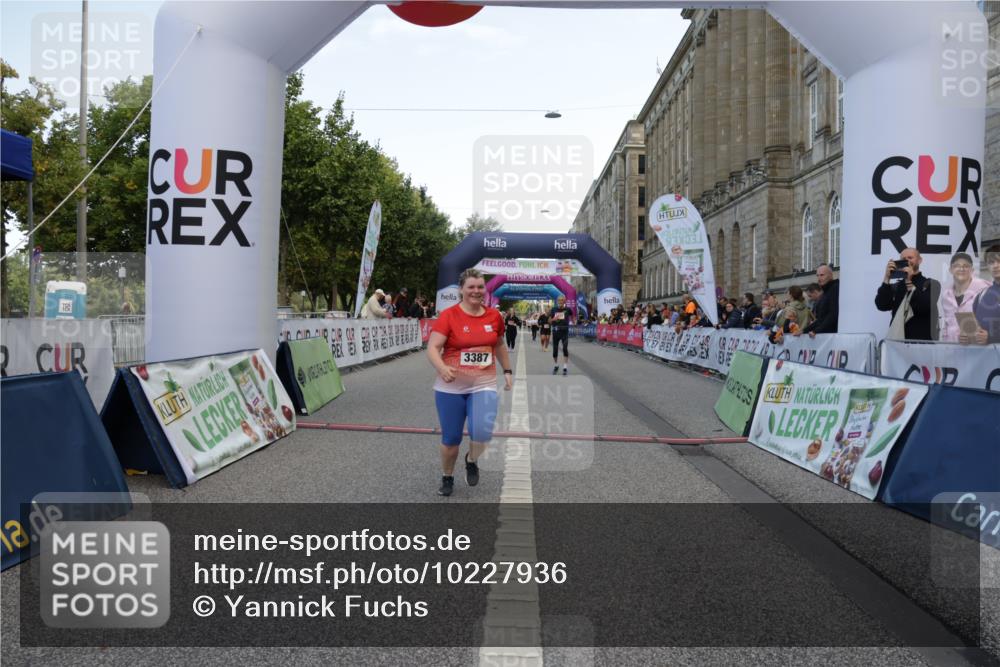 06.09.2026 - CURREX Alsterlauf Yannick Fuchs http://msf.ph/oto/10227936 06.09.2026 10:31:51 Ziel 3387, 5368, 5907, 8033 meine-sportfotos.de