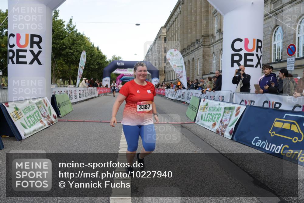 06.09.2026 - CURREX Alsterlauf Yannick Fuchs http://msf.ph/oto/10227940 06.09.2026 10:31:51 Ziel 3387, 5368, 5907, 8033 meine-sportfotos.de