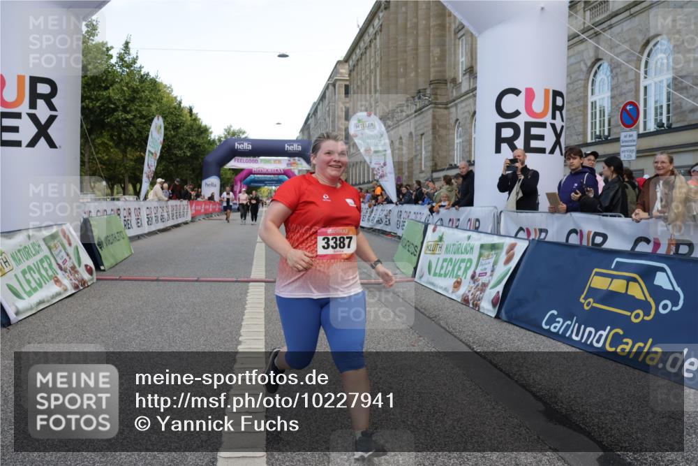 06.09.2026 - CURREX Alsterlauf Yannick Fuchs http://msf.ph/oto/10227941 06.09.2026 10:31:52 Ziel 3387, 5368, 5437, 5907, 8033 meine-sportfotos.de