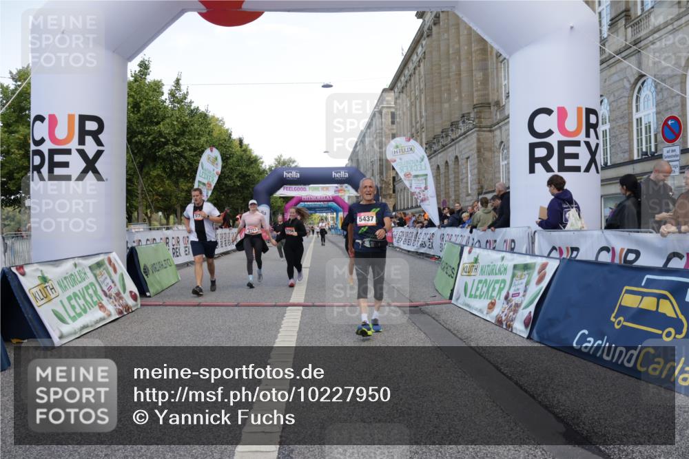 06.09.2026 - CURREX Alsterlauf Yannick Fuchs http://msf.ph/oto/10227950 06.09.2026 10:31:58 Ziel 2753, 2756, 4338, 5437, 5574 meine-sportfotos.de