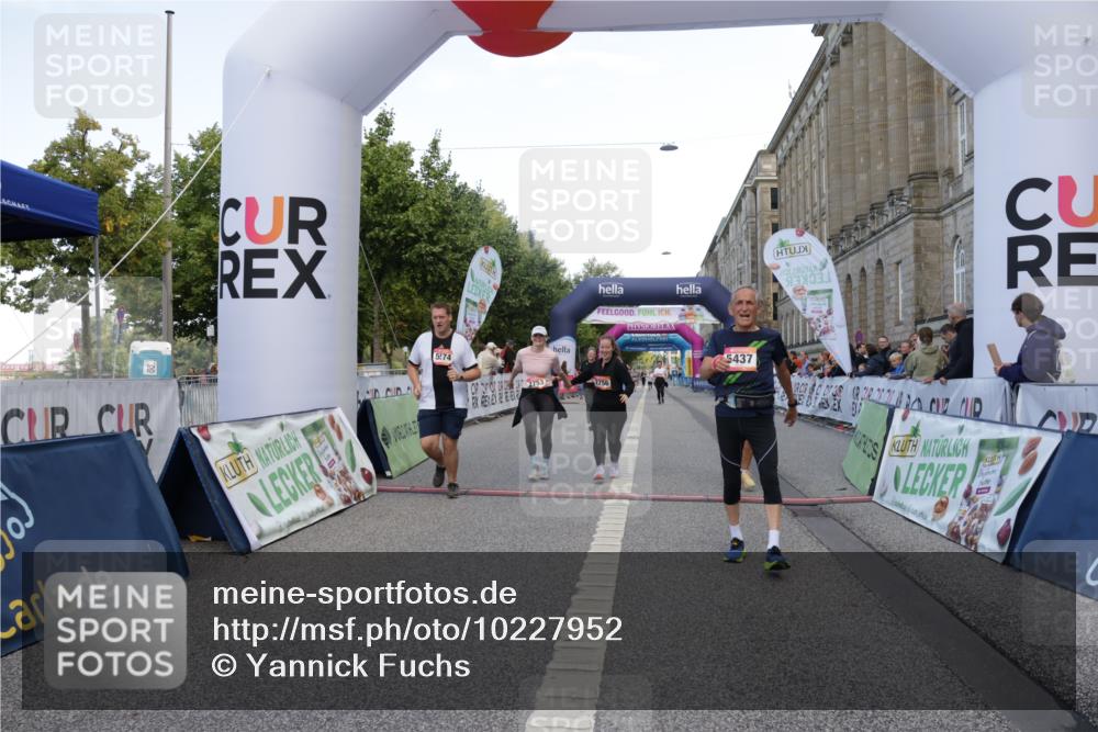 06.09.2026 - CURREX Alsterlauf Yannick Fuchs http://msf.ph/oto/10227952 06.09.2026 10:31:59 Ziel 2642, 2753, 2756, 4338, 5437, 5574, 6185 meine-sportfotos.de